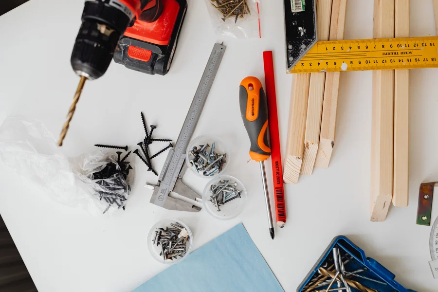 Herramientas y materiales para trabajos de mantenimiento